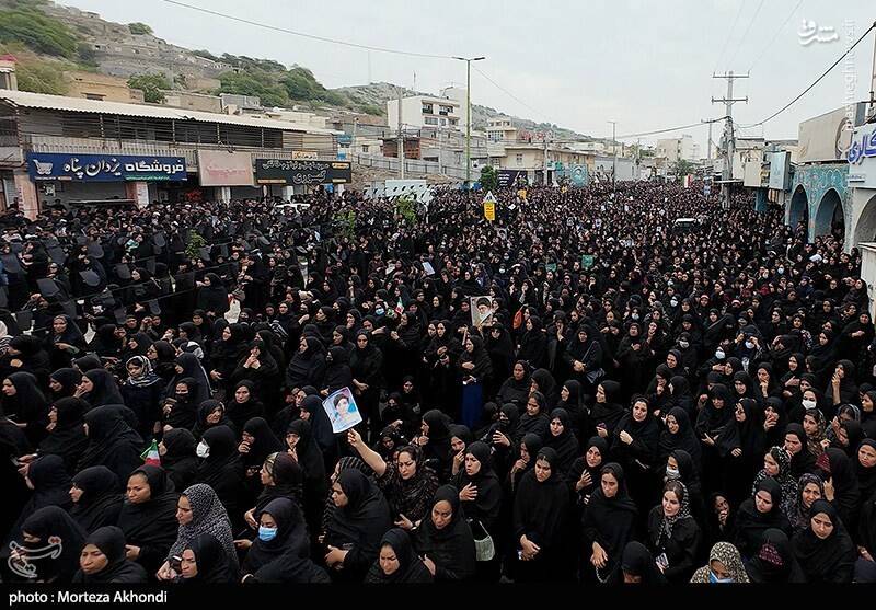 File:تشییع دانشآموزان مدرسه میناب.jpg