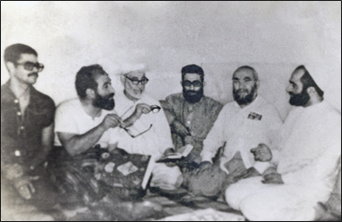 پرونده:آیتالله خامنهای در تبعید2.png