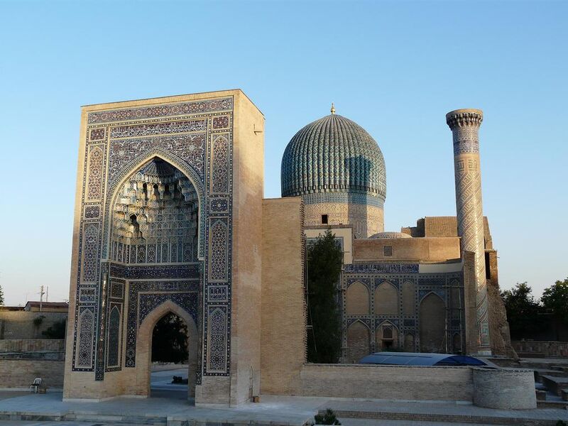 Berkas:بنای گور امیر.jpeg