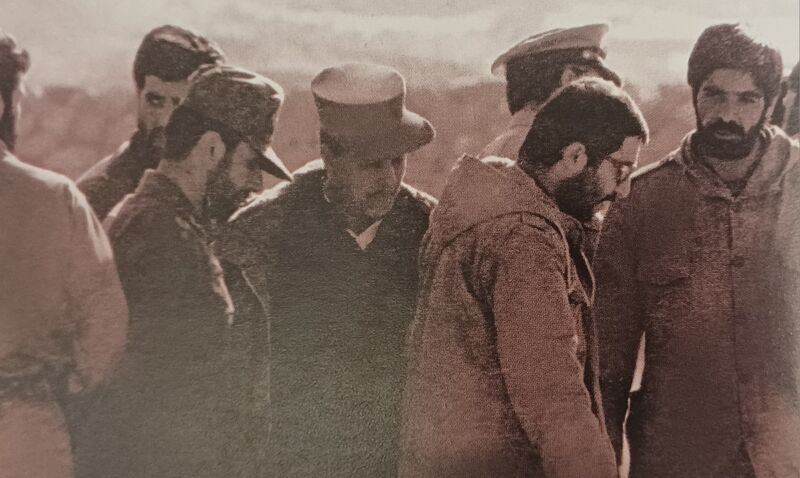 پرونده:هاشمی رفسنجانی در جبهه.jpg