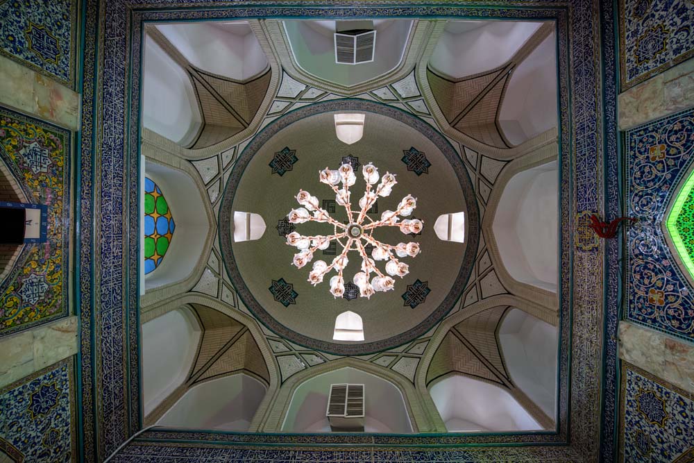 نمایی از سقف مسجد سید عزیزالله