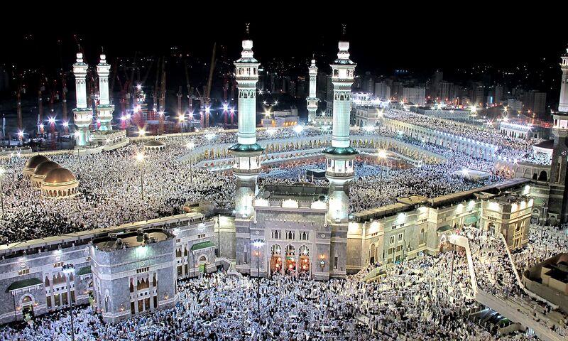 masjid al haram at night