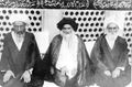السيد أبوالحسن الأصفهاني وإلى جانبه الميرزا النائيني والشيخ جواد الجواهري